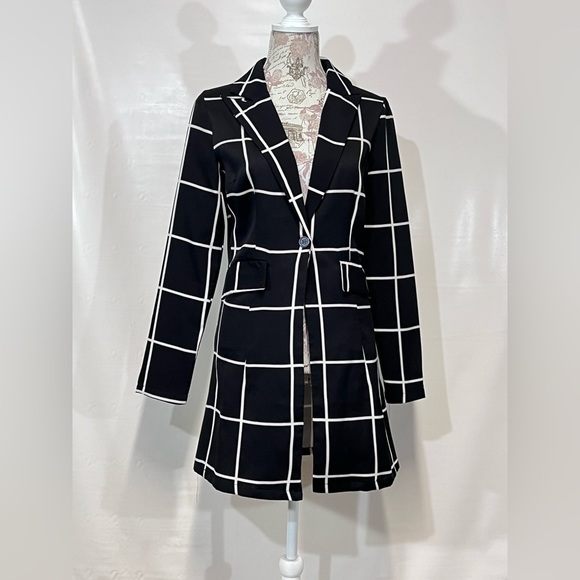 AKIRA CHICAGO Black and white grid pattern blazer‎ size S. - Picture 6 of 14